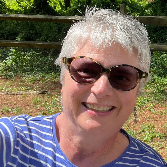 Meet your Posher, Cheryl - Picture 1 of 1